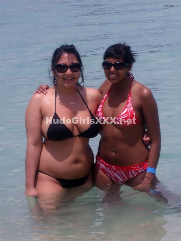 Cleavage girls in bikinis pics that's